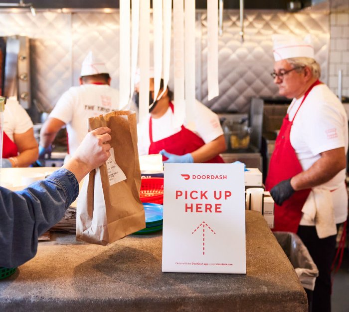 DoorDash food pickup